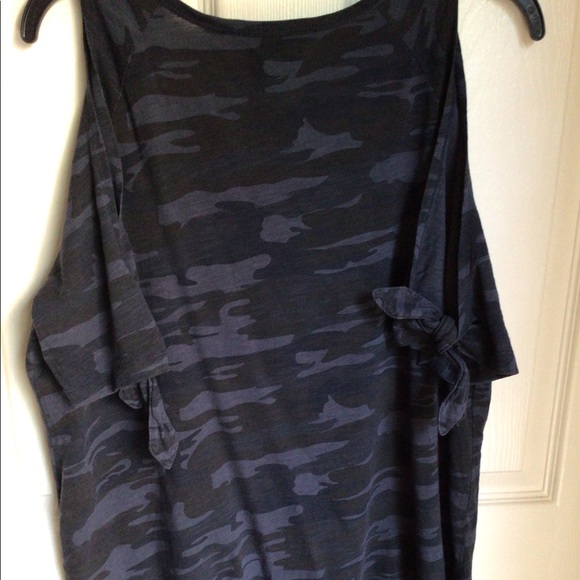 Top - Picture 3 of 5